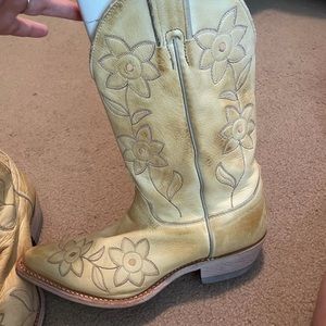 Women’s Justin boots - size 8.5